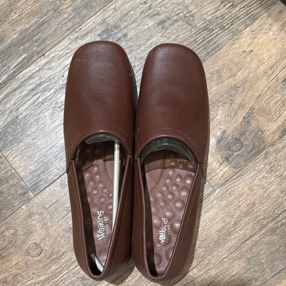 Brand New Clarks Brown Leather Loafers with Textured Sole-12WW